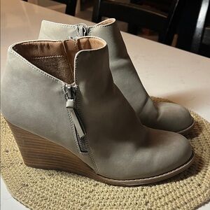 Report Taupe Wedge Ankle Booties | Side Zip | Neutral Everyday Shoe